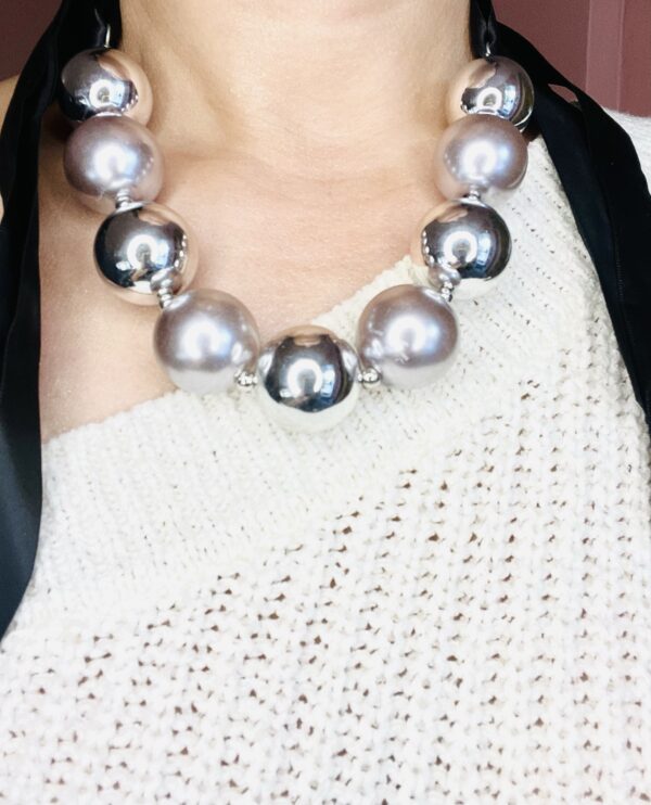 Statement neckpiece - Image 3