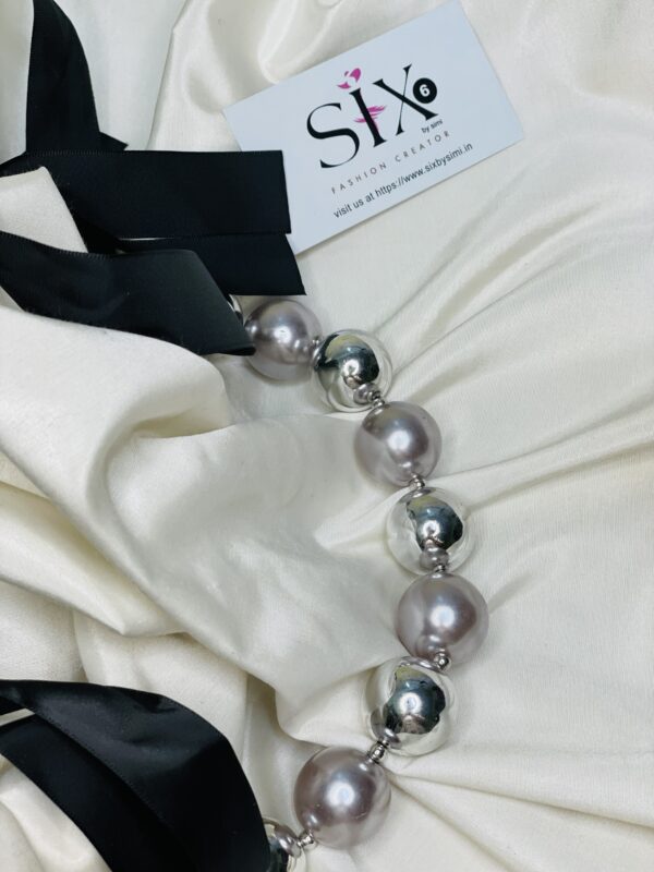 Statement neckpiece - Image 2