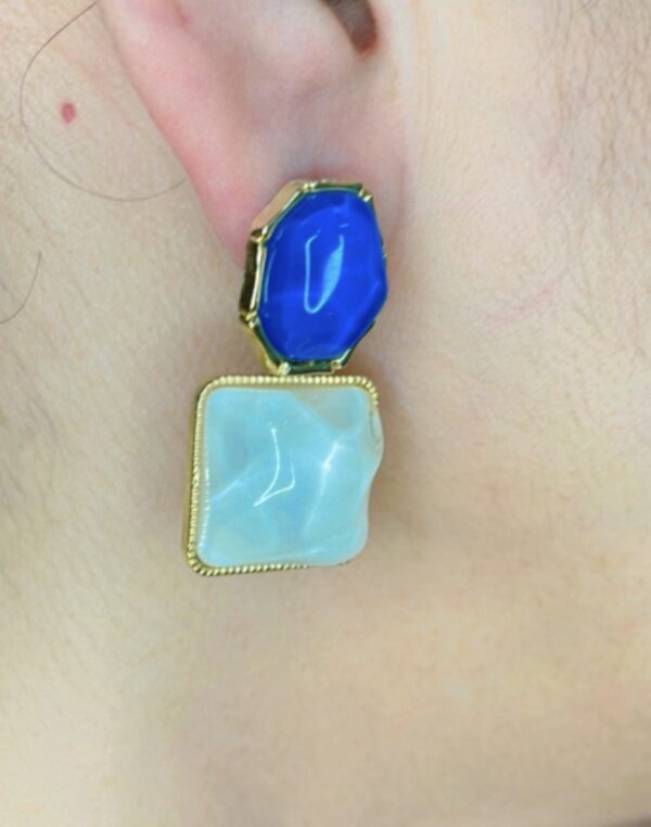 BLUE & WHITE STONE EARRINGS - Image 3