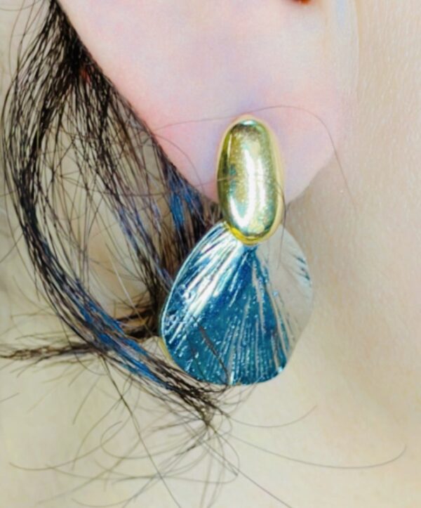METAL SHELL EARRINGS - Image 3