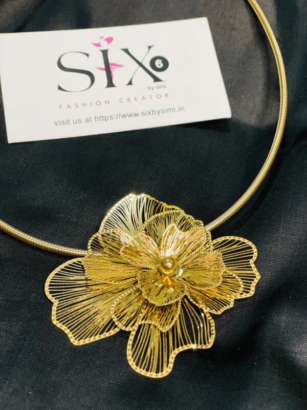 Golden floral hasli - Image 3