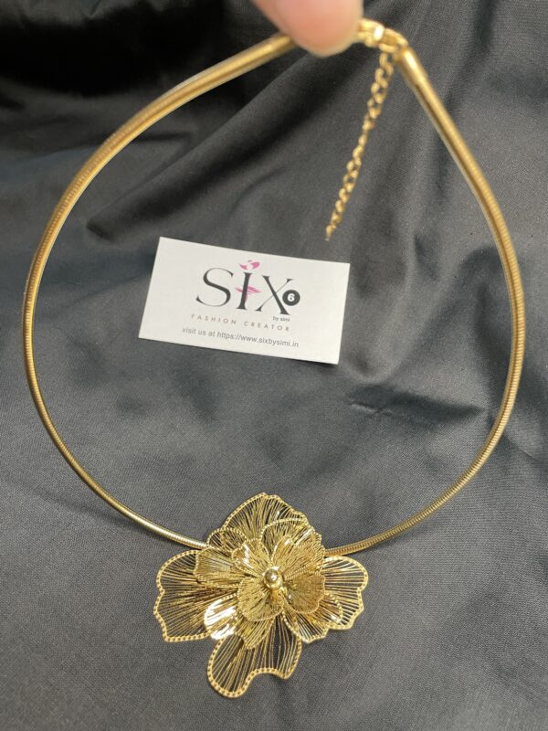 Golden floral hasli - Image 2