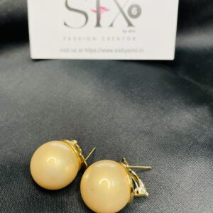 Oversized pearl studs