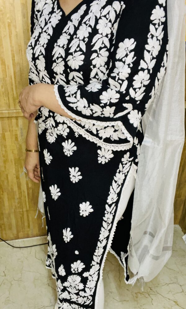 Chikankari Black & White - Image 2