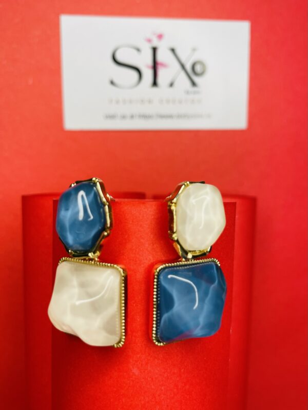 BLUE & WHITE STONE EARRINGS - Image 2