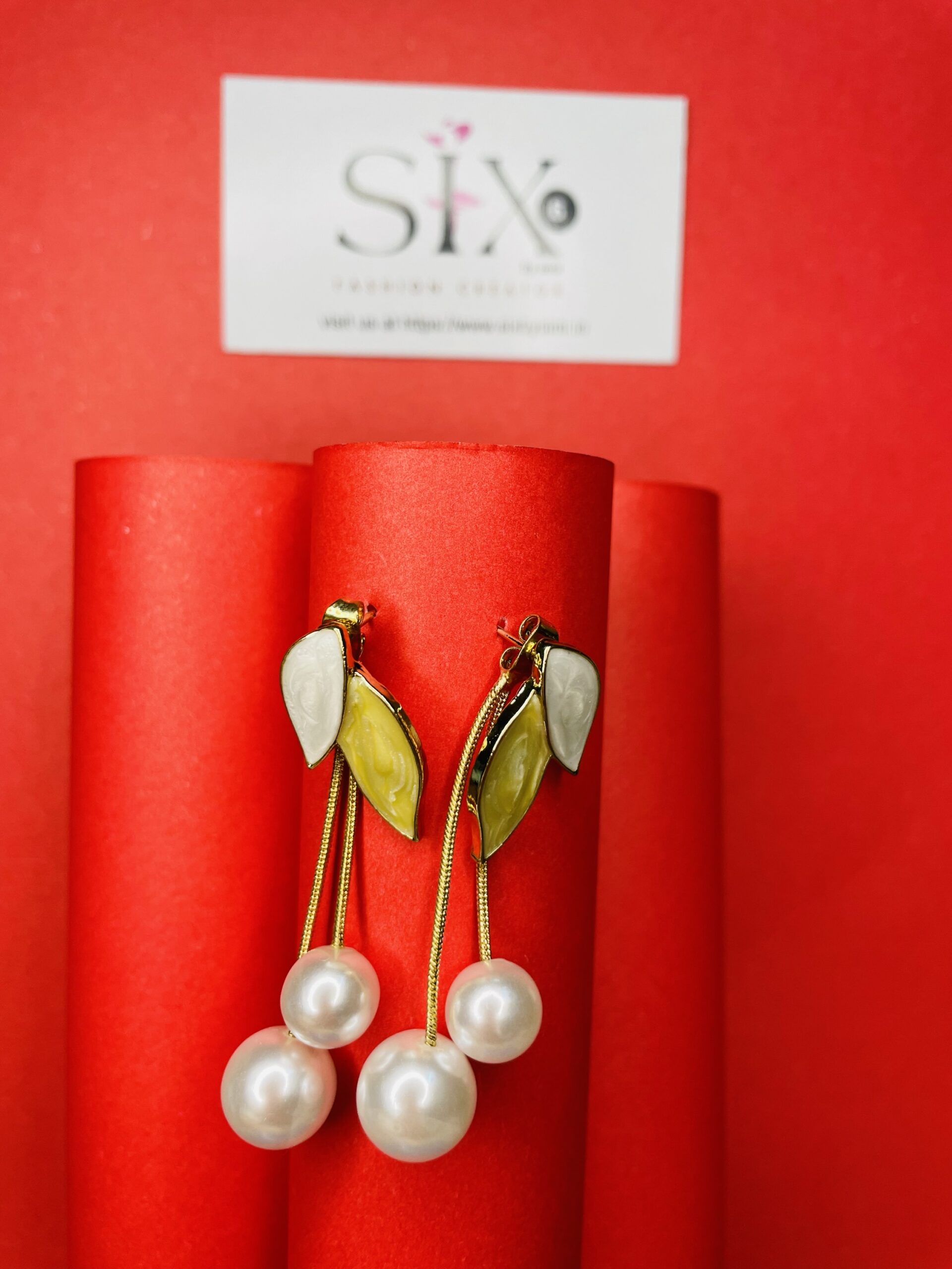 LEAF DROP TASSEL STUD EARRINGS