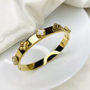 Anti tarnish sleek bracelet