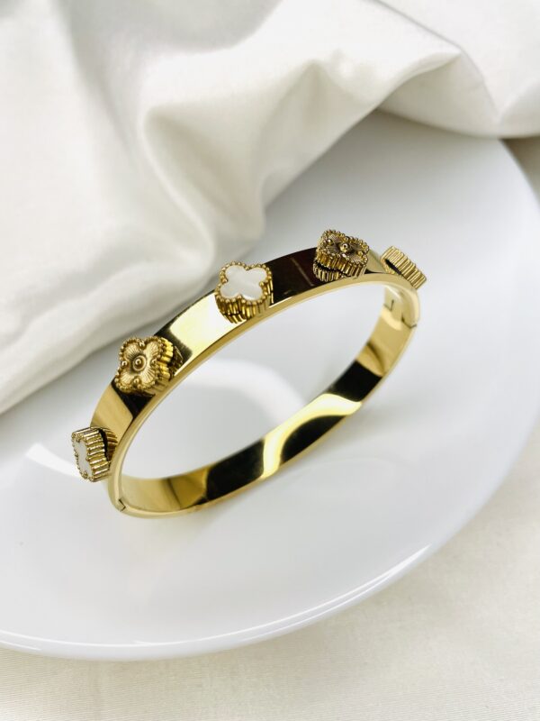 Anti tarnish sleek bracelet
