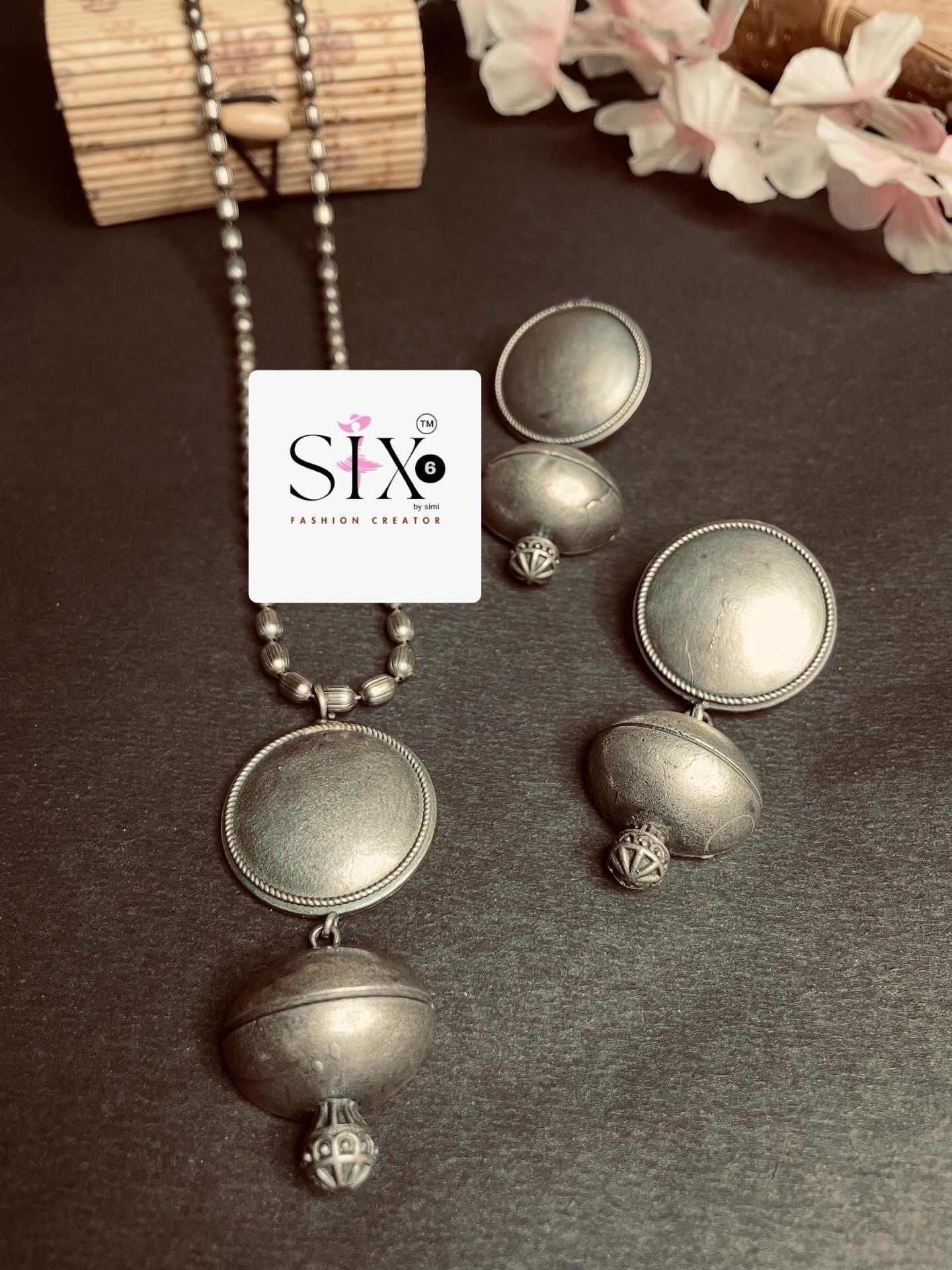 Oxidised silver set