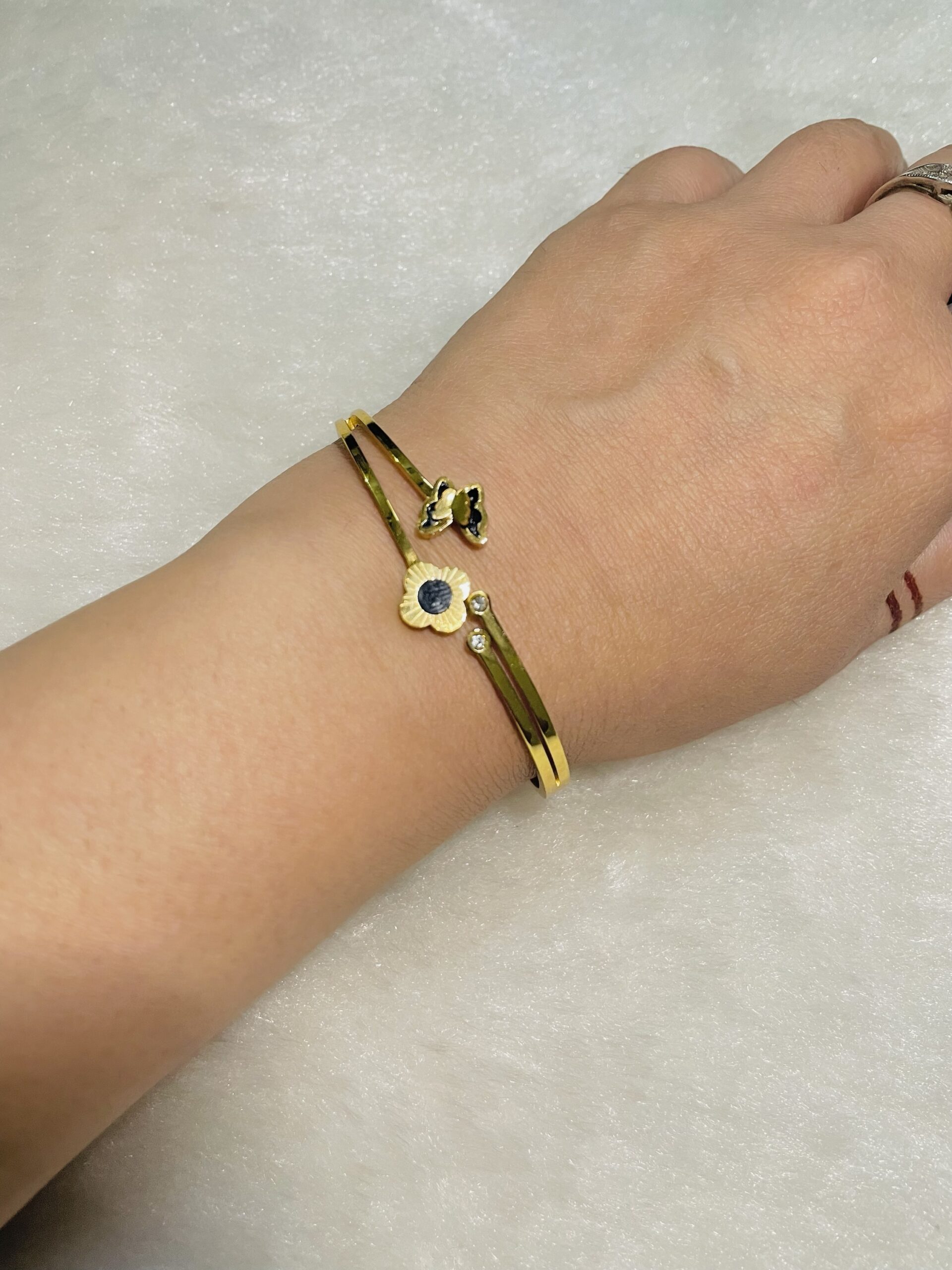 Anti tarnish bracelet