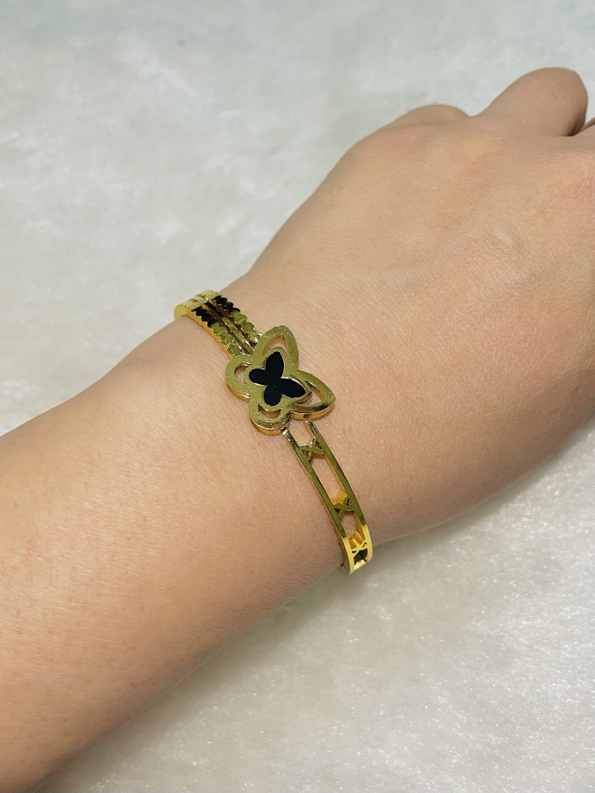 Anti tarnish bracelet